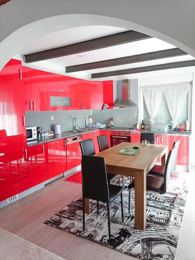 Poseidon House Apartment โมสตาร์ ภายนอก รูปภาพ