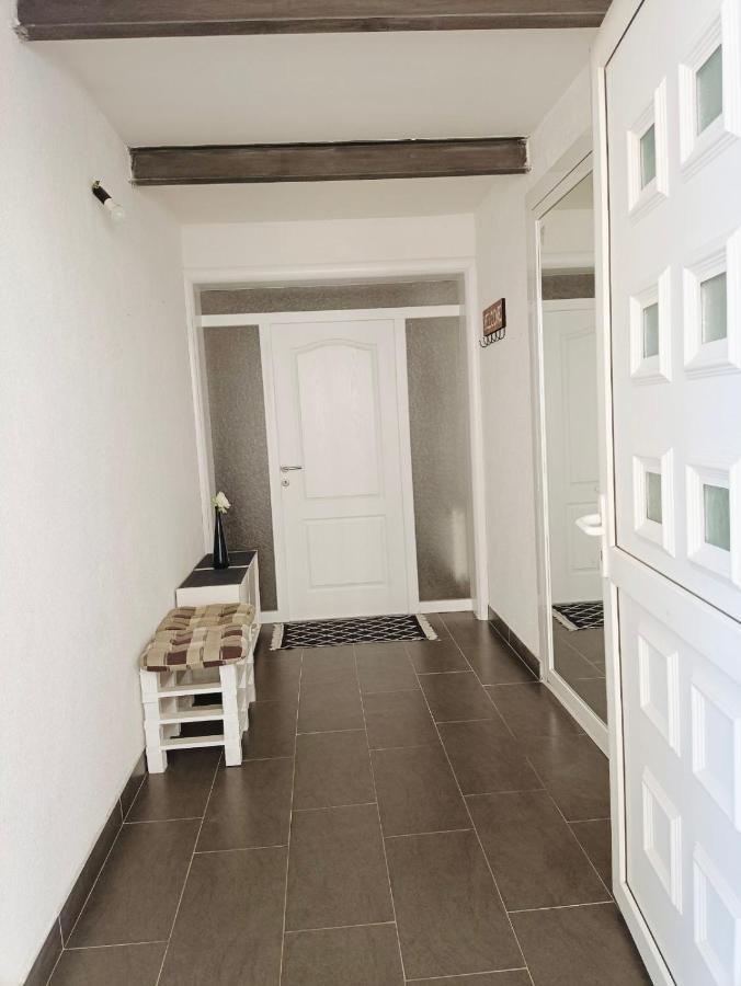 Poseidon House Apartment โมสตาร์ ภายนอก รูปภาพ